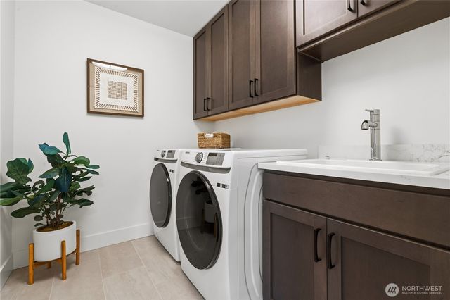 2582 136th Lane SE, Bellevue, WA 98005