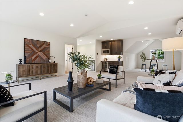 2582 136th Lane SE, Bellevue, WA 98005