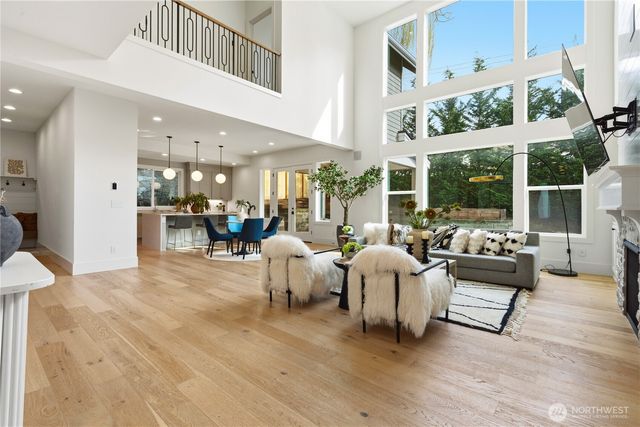 2582 136th Lane SE, Bellevue, WA 98005