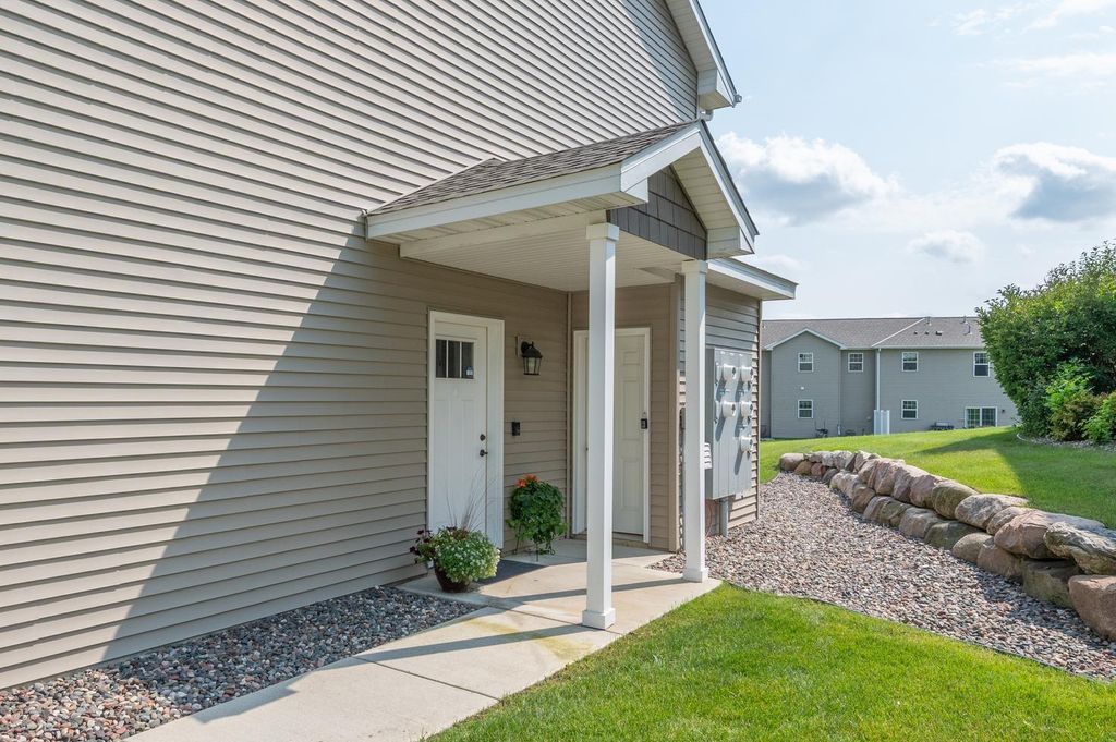 573 Ravencroft Road, Waconia, MN 55387 — photo 2