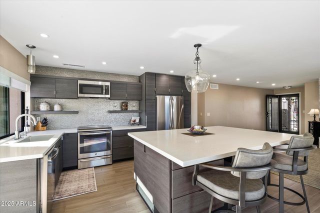 17025 E CALAVERAS Avenue, Fountain Hills, AZ 85268