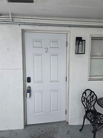 5712 Hollywood Blvd 2, Hollywood, FL 33021