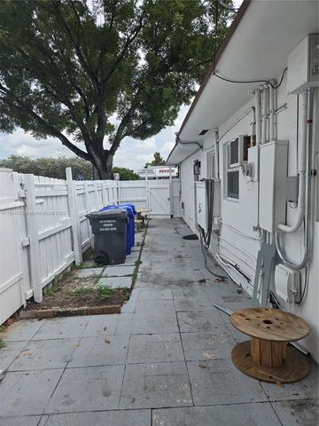 5712 Hollywood Blvd 2, Hollywood, FL 33021