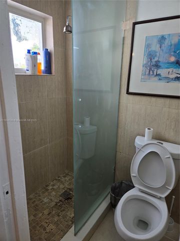 5712 Hollywood Blvd 2, Hollywood, FL 33021