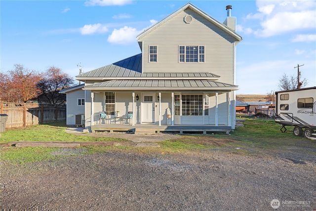 225 S D Street, Washtucna, WA 99371