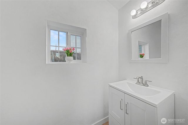 225 S D Street, Washtucna, WA 99371