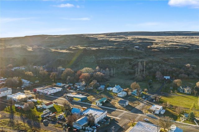 225 S D Street, Washtucna, WA 99371