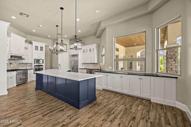 5600 S GEMSTONE Drive, Chandler, AZ 85249