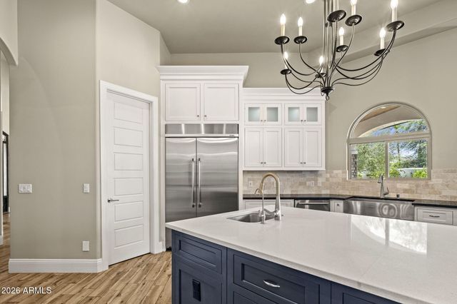 5600 S GEMSTONE Drive, Chandler, AZ 85249