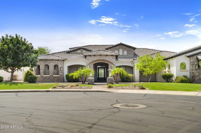 5600 S GEMSTONE Drive, Chandler, AZ 85249