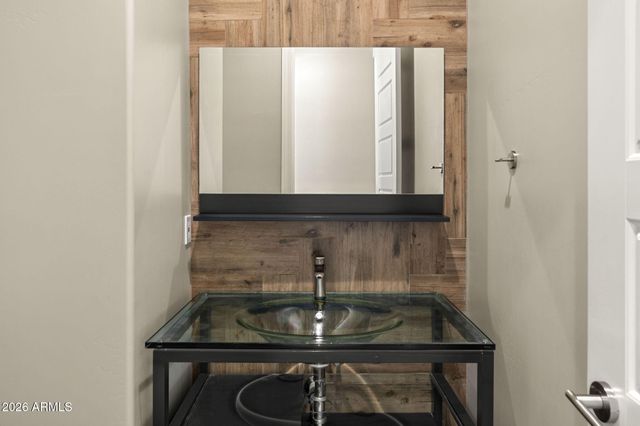 5600 S GEMSTONE Drive, Chandler, AZ 85249