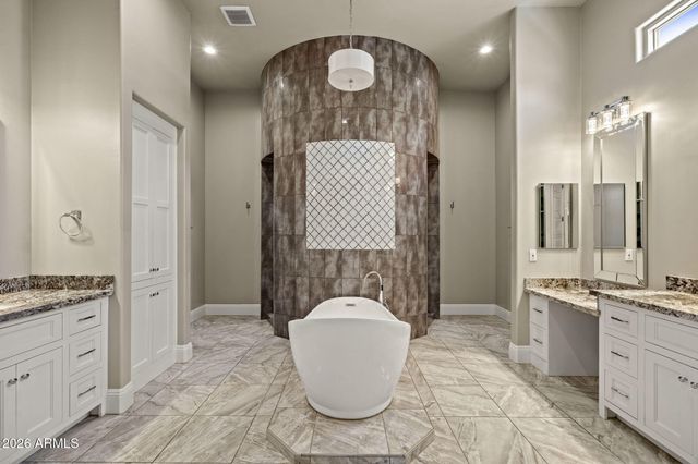 5600 S GEMSTONE Drive, Chandler, AZ 85249