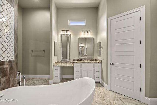 5600 S GEMSTONE Drive, Chandler, AZ 85249