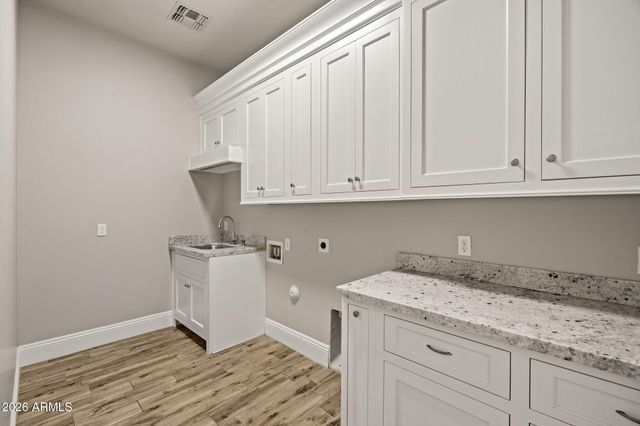 5600 S GEMSTONE Drive, Chandler, AZ 85249