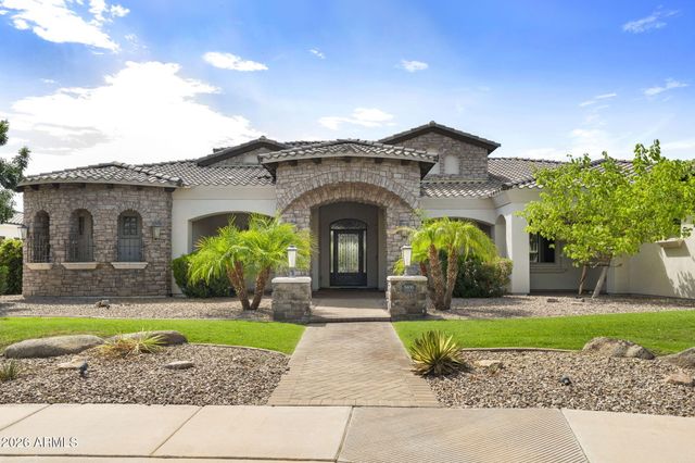 5600 S GEMSTONE Drive, Chandler, AZ 85249