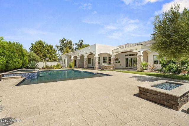 5600 S GEMSTONE Drive, Chandler, AZ 85249