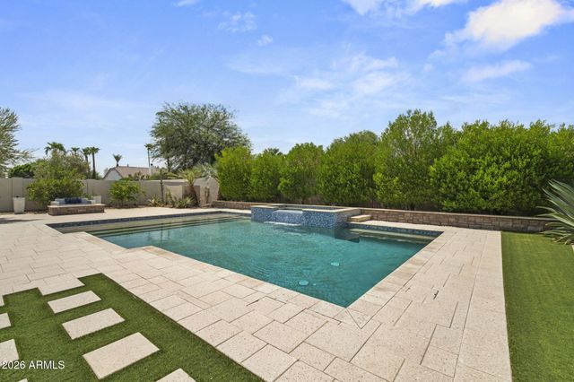 5600 S GEMSTONE Drive, Chandler, AZ 85249