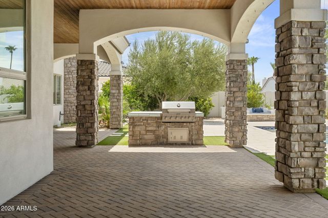 5600 S GEMSTONE Drive, Chandler, AZ 85249