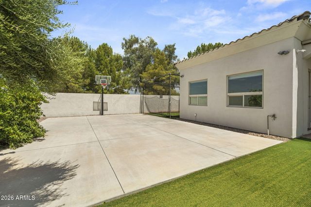 5600 S GEMSTONE Drive, Chandler, AZ 85249