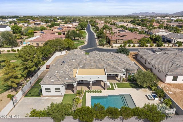 5600 S GEMSTONE Drive, Chandler, AZ 85249