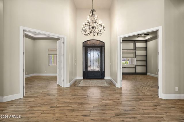 5600 S GEMSTONE Drive, Chandler, AZ 85249