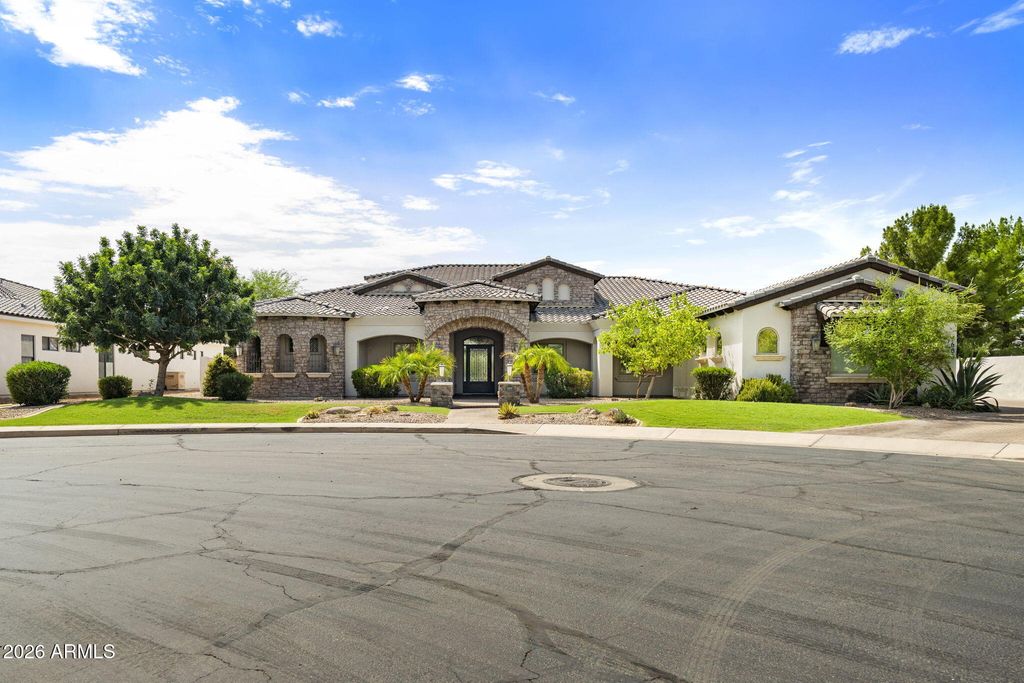 5600 S GEMSTONE Drive, Chandler, AZ 85249 — photo 3
