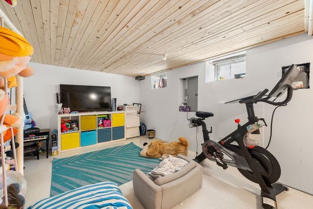 110 D St, Boston, MA 02127