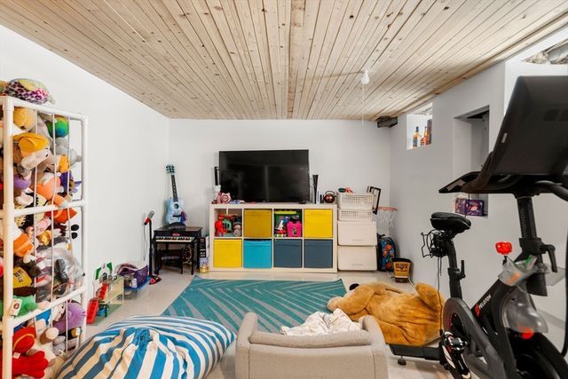 110 D St, Boston, MA 02127