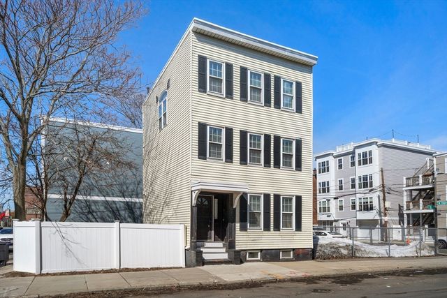 110 D St, Boston, MA 02127