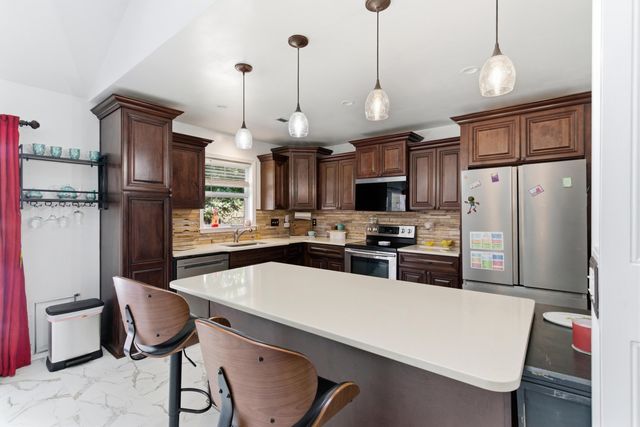 91 Willow Oak Circle, North Charleston, SC 29418