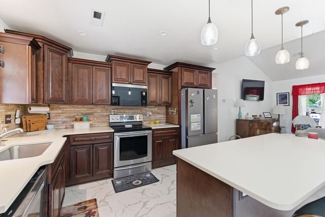 91 Willow Oak Circle, North Charleston, SC 29418