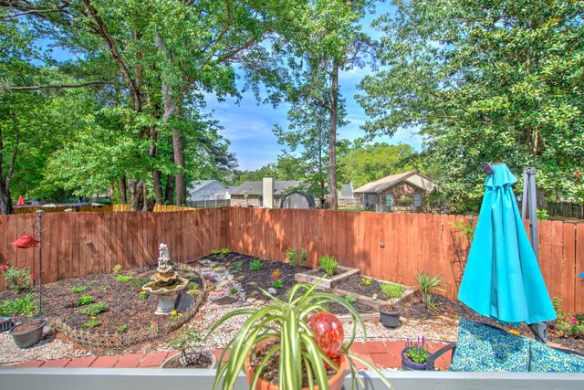 91 Willow Oak Circle, North Charleston, SC 29418