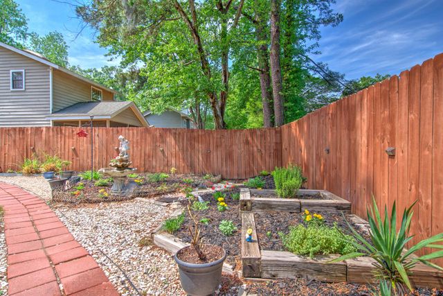 91 Willow Oak Circle, North Charleston, SC 29418