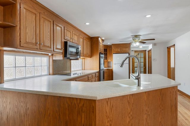 147 West Street, Douglas, MA 01516