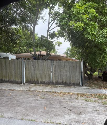 15100 NE 13th Avenue, North Miami Beach, FL 33162