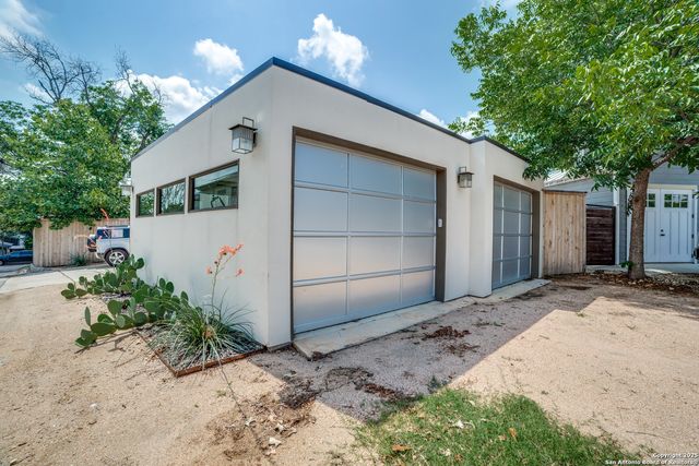 215 Circle Street, San Antonio, TX 78209