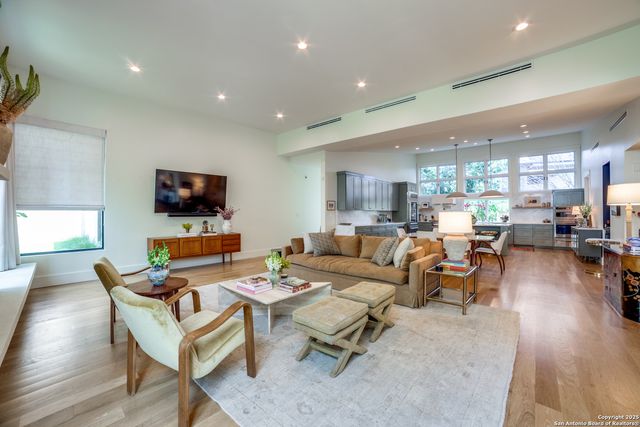 215 Circle Street, San Antonio, TX 78209