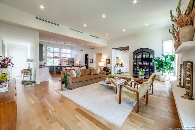 215 Circle Street, San Antonio, TX 78209