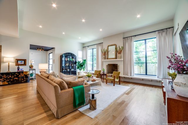 215 Circle Street, San Antonio, TX 78209