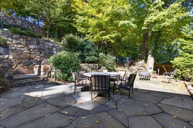 255 Smull Ave, North Caldwell Boro, NJ 07006