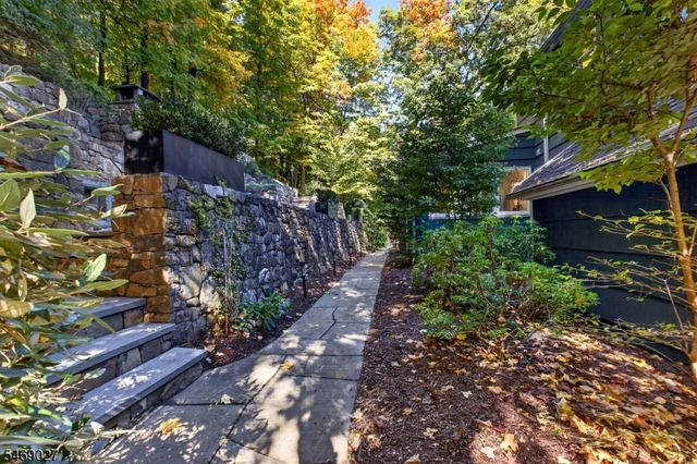 255 Smull Ave, North Caldwell Boro, NJ 07006