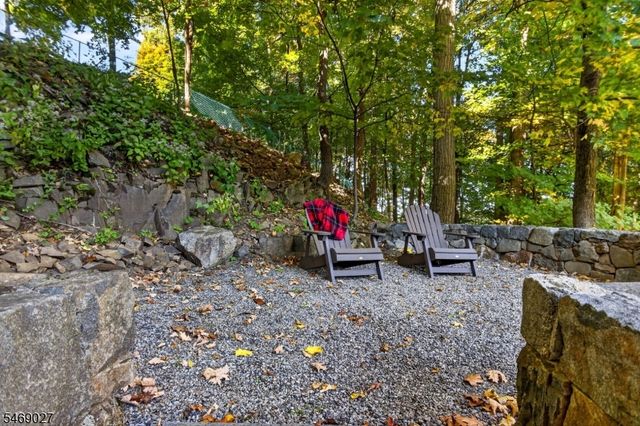 255 Smull Ave, North Caldwell Boro, NJ 07006