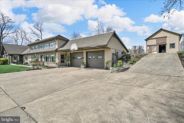 219 OLD MILL RD, Newmanstown, PA 17073