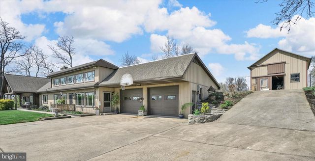 219 OLD MILL RD, Newmanstown, PA 17073