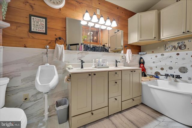 219 OLD MILL RD, Newmanstown, PA 17073
