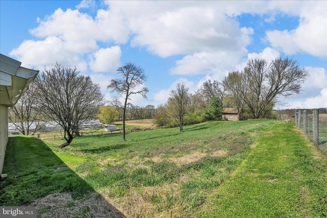 219 OLD MILL RD, Newmanstown, PA 17073