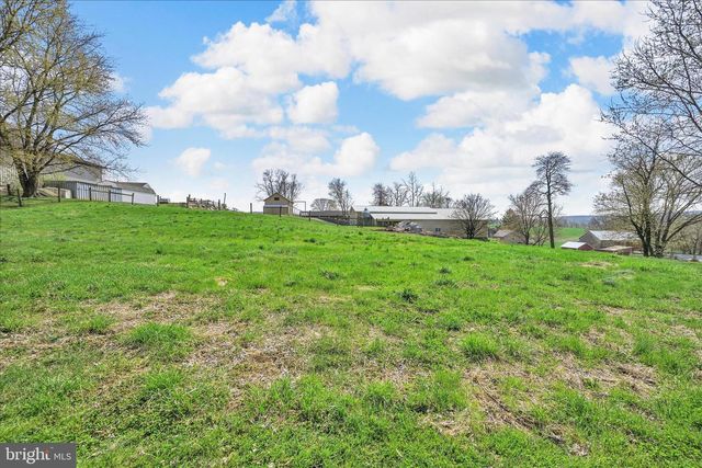 219 OLD MILL RD, Newmanstown, PA 17073