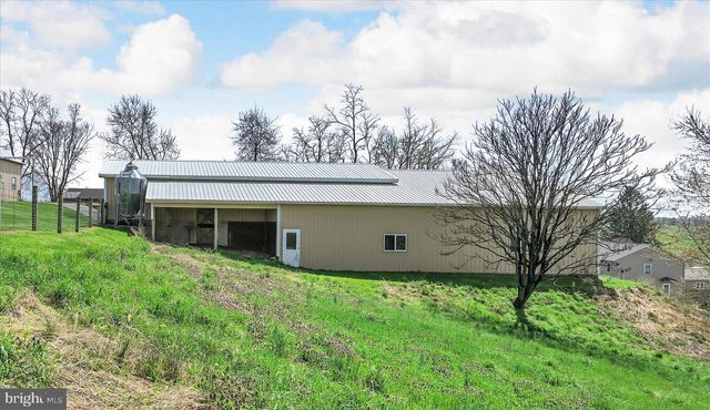 219 OLD MILL RD, Newmanstown, PA 17073