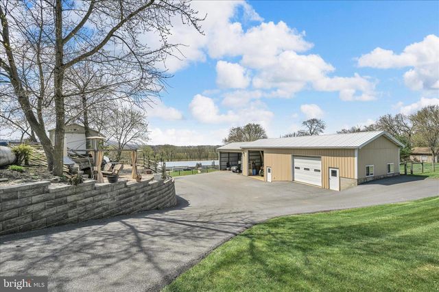 219 OLD MILL RD, Newmanstown, PA 17073