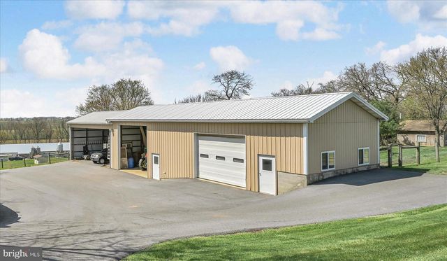 219 OLD MILL RD, Newmanstown, PA 17073